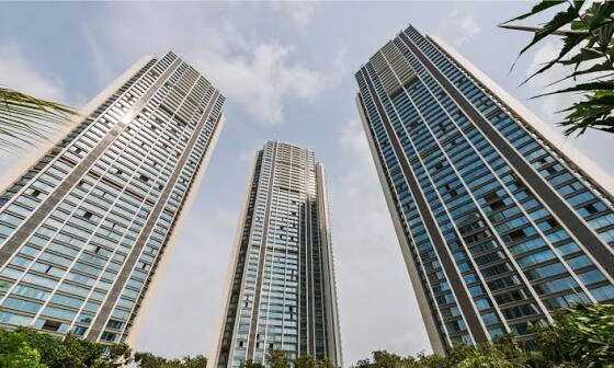 Sale 3 Bhk, 1367 sft, Oberoi Esquire, in Goregaon E, Off Highway.