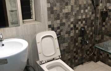 Rent Furnished 2.5 Bhk in Juhu, Off 10th Rd.