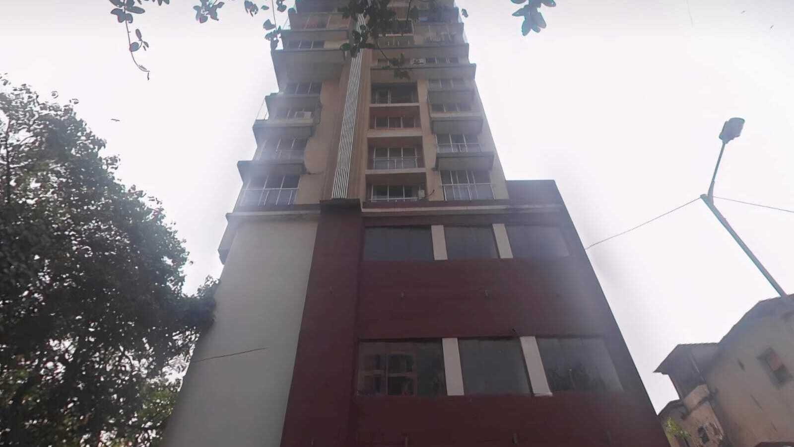 Sale 2 Bhk, 620 sft, Khar W, 5th Rd, Bhoomi Gobind Bhavan.
