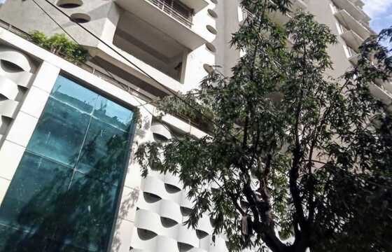 Rent Semi Furnished 3 Bhk in Khar W, 17th Rd, Khandelwal Apt.