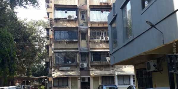 2 BHK Apartment For Rent At Turner Road, Bandra West.