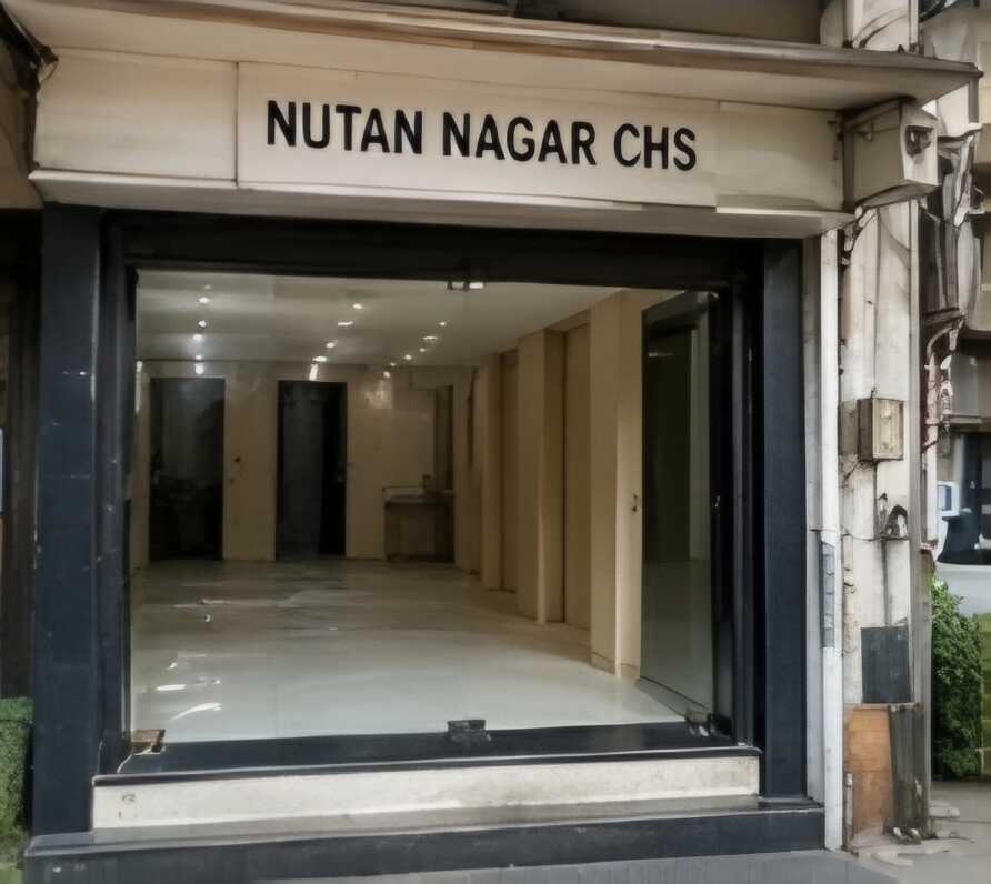 Rent 550 sft Shop in Bandra W, Main Road.
