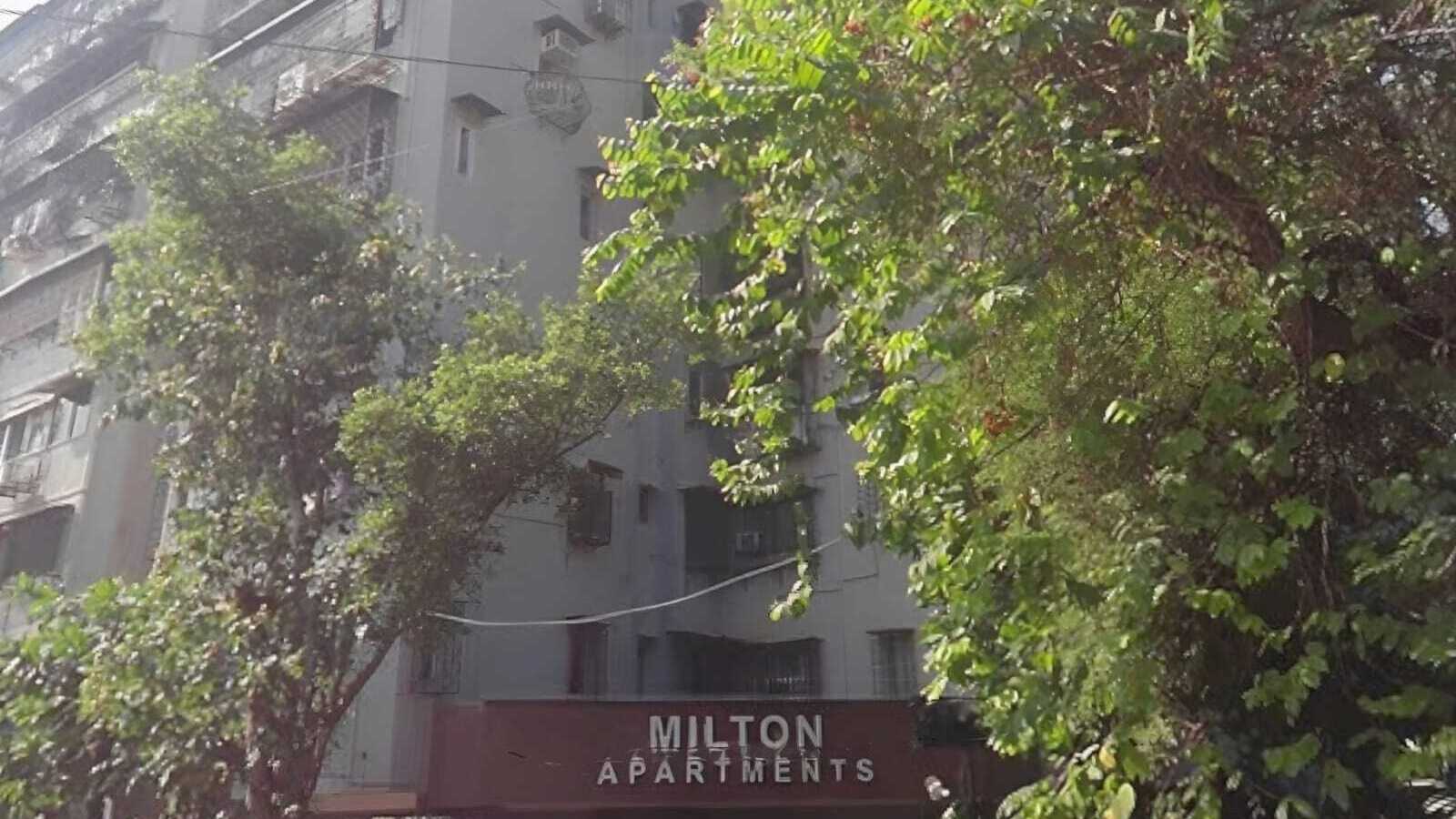 Milton Apt, Juhu.