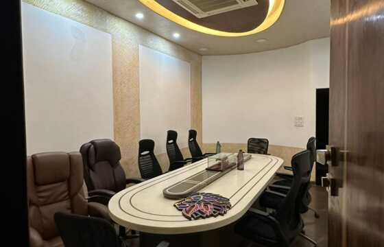 Rent Furnished 1300 sft Office in Andheri W, Veera Desai Rd.
