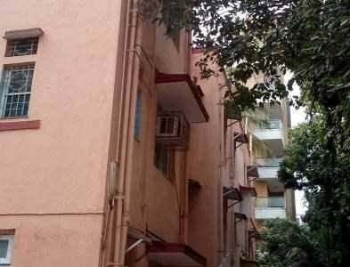 2 BHK Apartment For Rent At 14th Road, Bandra West.