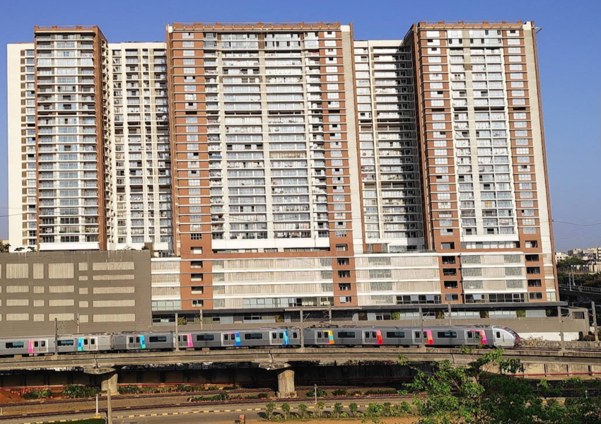 Sale 4 Bhk, Andheri W DN Nagar, Adani Western Heights.