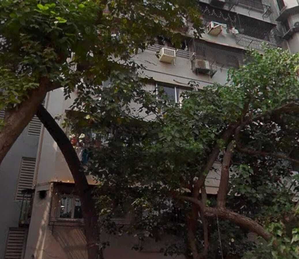 Rent Furnished 3 Bhk Duplex, Khar W Linking Rd, Milton Apt.