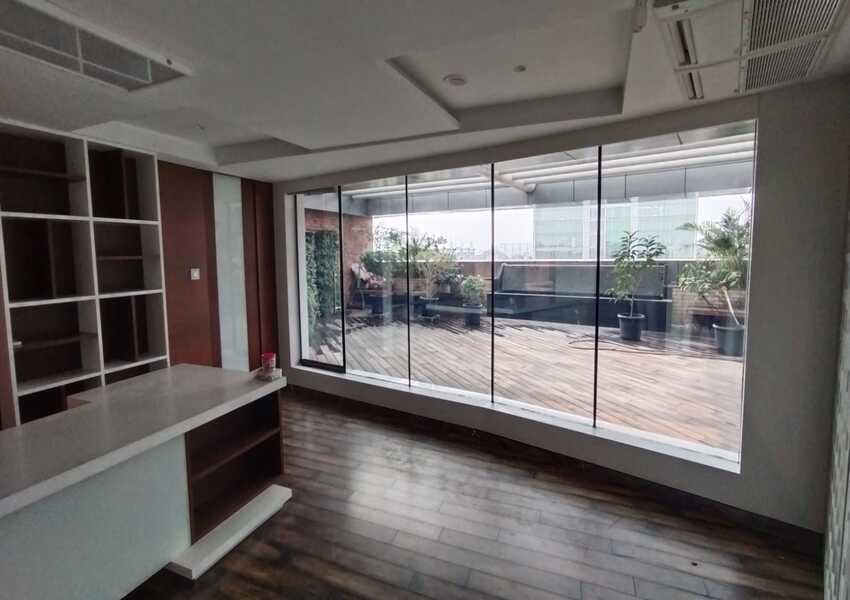 7.5% ROI Pre Leased Office Sale 4399 with Terrace sqft Office Prime Building, Andheri East