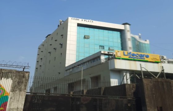 Commercial Office Space of 4500 sq.ft. Area for Sale at Cosmos Plaza, Andheri West.