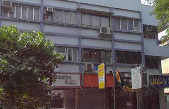 Rent S/F 150 sft Office, Juhu Scheme Nehru Nagar, Swastik Plaza.