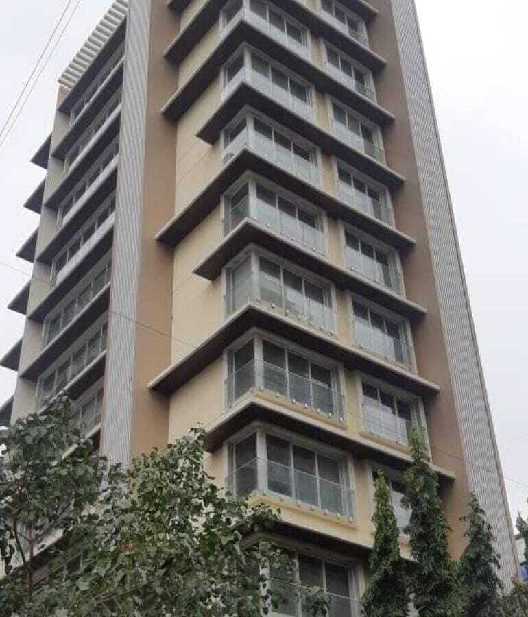 Rent S/F 3 Bhk in Bandra W, Silverine, Nr Mini Punjab.