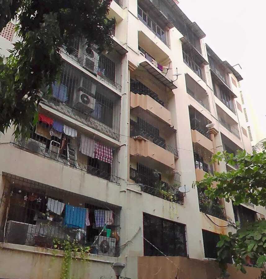 Rent S/F 3 Bhk in Khar W, Gulshan, 14th Rd.