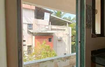 Rent 1 RK Studio in Juhu with Private Balcony.