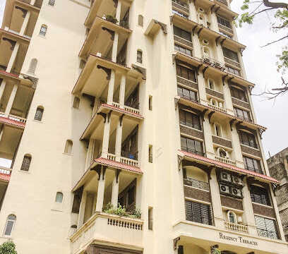 Rent F/F 3 Bhk Duplex in Khar W, Regency Terrace.