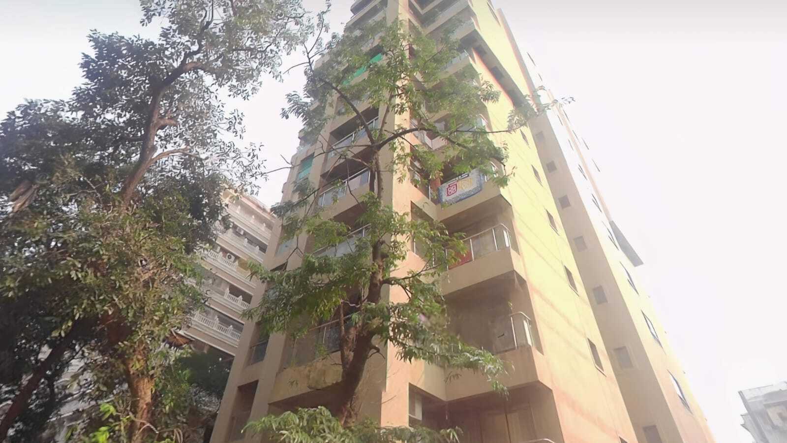 Rent F/F 6 Bhk, 3800 sft, in Bandra W, Pinnacle Gold, Nr Almeida Park.