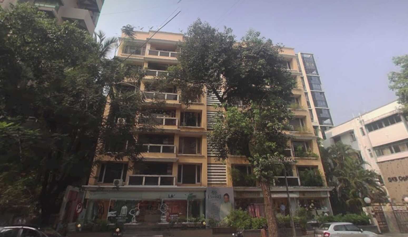 Sale 3 Bhk, 1600 sft, at Santacruz Linking Rd, Usha Villa.
