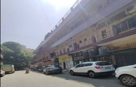 Rent 950 sqft in Industrial Estate in Andheri West on Ground Floor