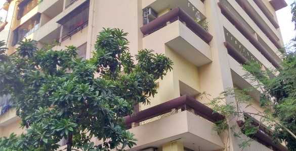 4 BHK Apartment For Rent At 14th B Road, Khar West.