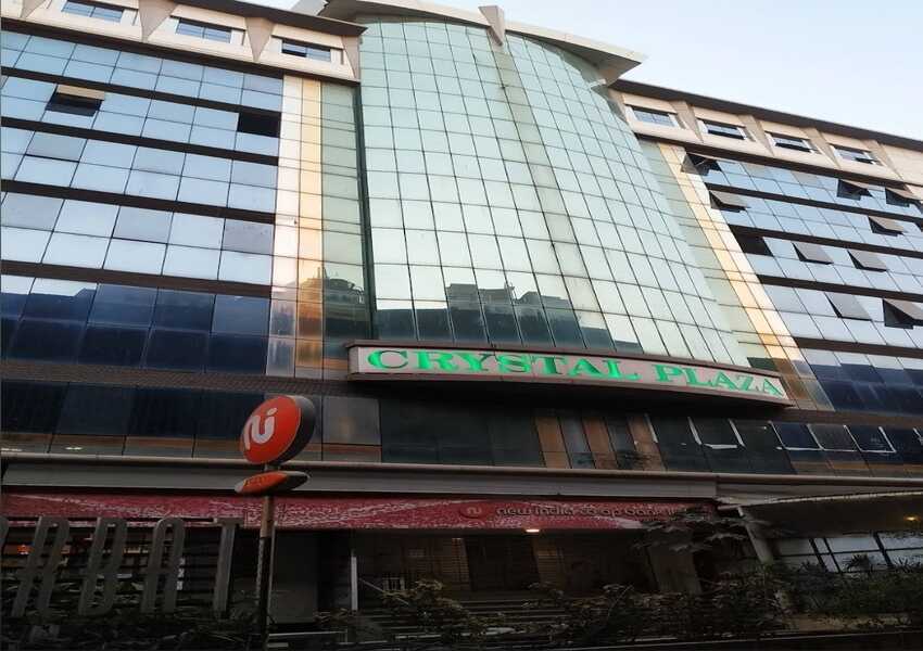 Rent Furnished 500 sft Office, Link Rd Andheri W, Crystal Plaza.