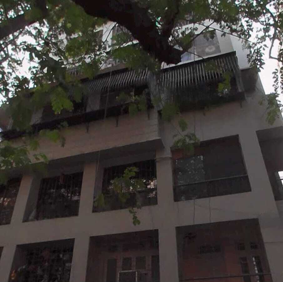 Rent F/F 3 Bhk in Khar W, Makhan Dham, 11th Rd.