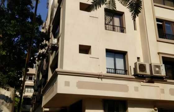 Sale 2 Bhk, 900 sft, in Juhu, Mittal Park, Nr Silver Beach.