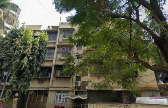 Rent Furnished 2 Bhk in Khar W, Off Linking Rd, Shyam Niketan.