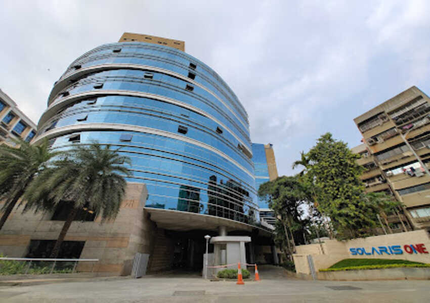 Rent F/F 390 sft Office, Andheri E Vijay Nagar, Hubtown Solaris.