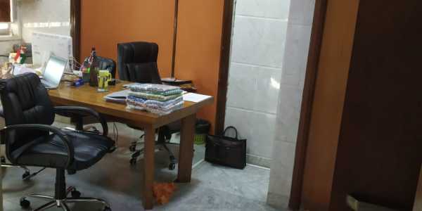 1060 Sq.ft. Commercial Office For Rent At Hill Road, Bandra West.