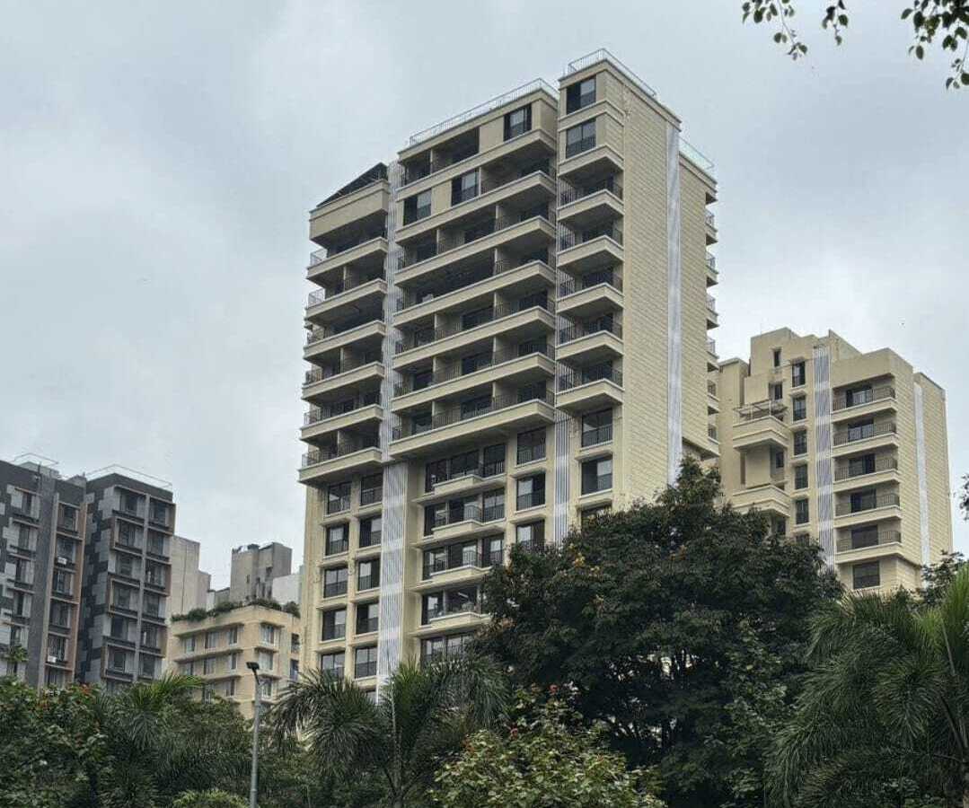 Sale 3 Bhk, 1300 sft, Santacruz W, 17th Rd, Triton.