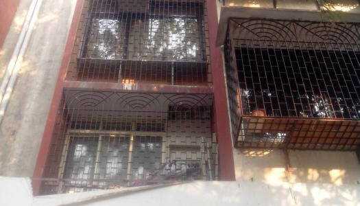 2 BHK Apartment For Rent At SV Road, Khar West.