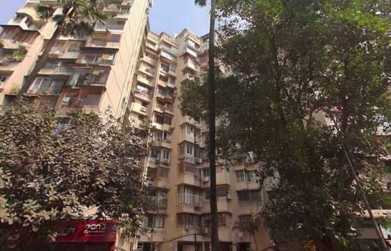Rent Sea View 2 Bhk in Andheri West, Versova, Everest Apartment.