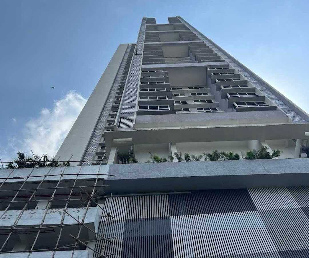 Sale 3 Bhk, 1041sft, in Malad E, WEH, F Residences.