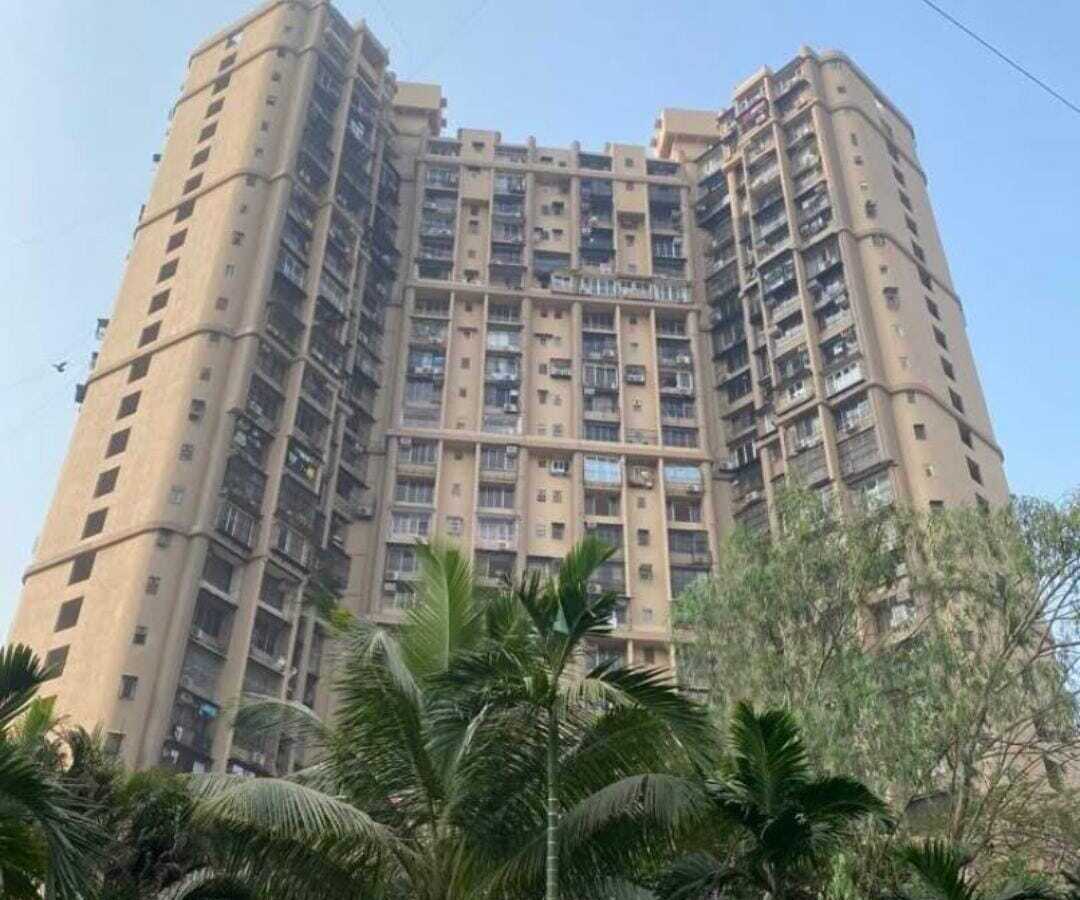 Sale 2200 sft Flat with Terrace, Andheri W, Shastri Nagar, Royal Empire.