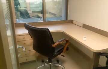 Rent Furnished 590 sft Office in Andheri W, Off Link Rd, Oberoi Chambers II.