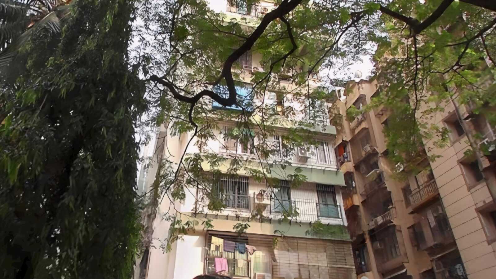 Rent F/F 3 Bhk in Khar W, Aquarius Tower, 16th Rd.