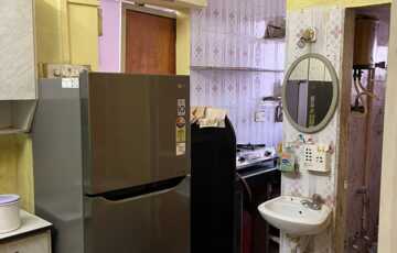 Kitchen and bathroom entrance