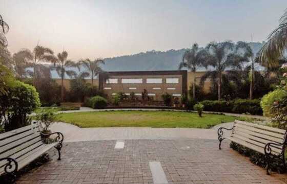 Sale 2.5 Bhk, 964 sft, Pearl Residency, Andheri W, Azad Nagar.