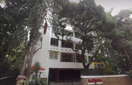 Rent S/F 3 Bhk in Bandra W Pali Hill, Nakshatra.