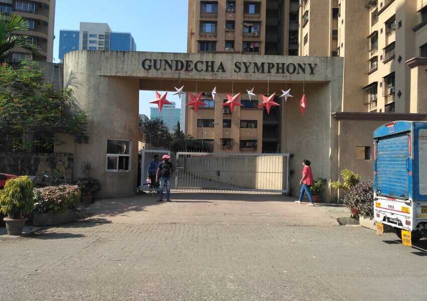 Sale 2.5 Bhk in Andheri W, Veera Desai Rd, Gundecha Symphony.