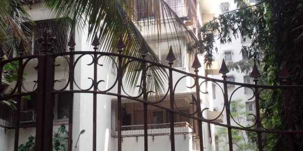 4 BHK Apartment For Rent At Santacruz West.