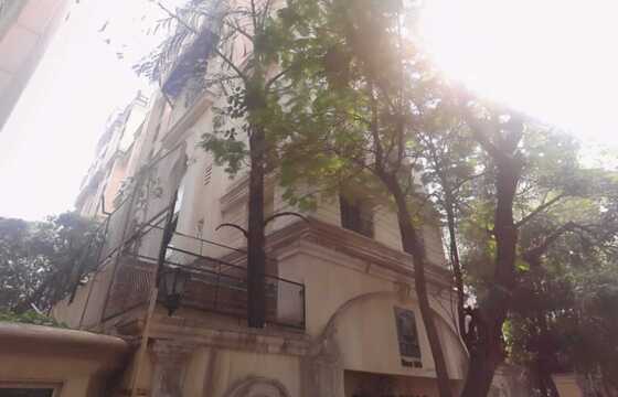 Rent Semi furnished  4 Bhk in Santacruz W, 1900 sft, Tirupati Balaji.
