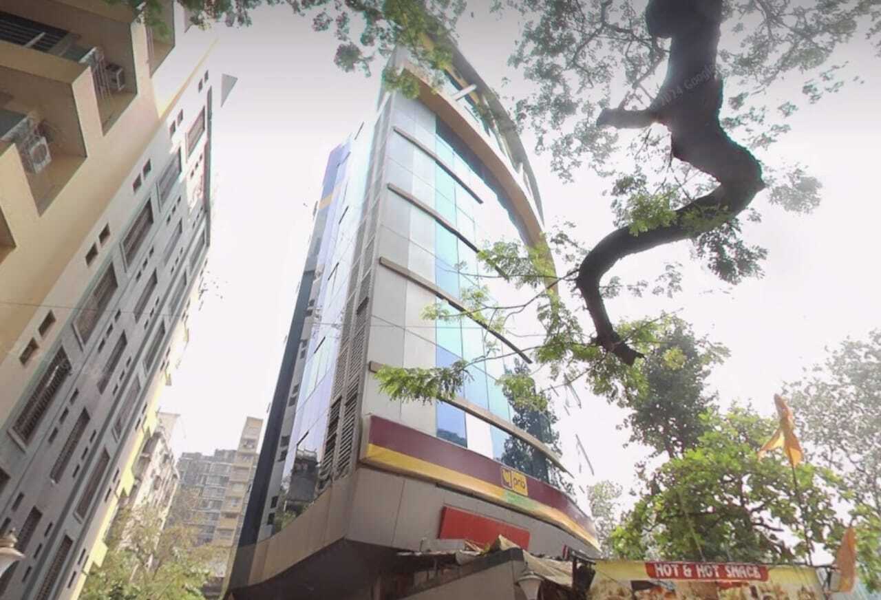 Sale Furnished 1480 sft Office in Khar W, Bhavya Plaza.