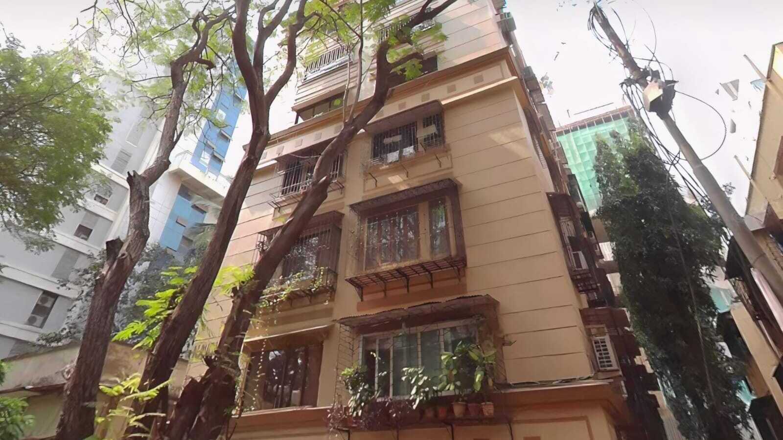 Sale 3 Bhk, 1350 sft, Bandra W, Nav Chetan, 14th Rd.