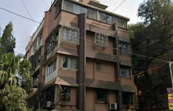 Rent Semi Furnished 2 Bhk + Terrace in Bandra W, St Sebastian Rd, Sony.