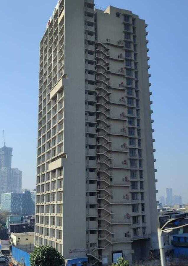 Rent 3 Bhk in Goregaon W, Chandak Stella, Udyog Nagar.