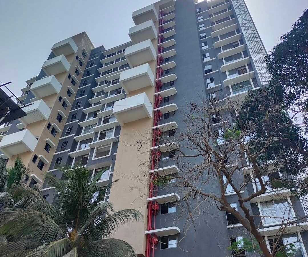 Ekta Trinity, Santacruz West