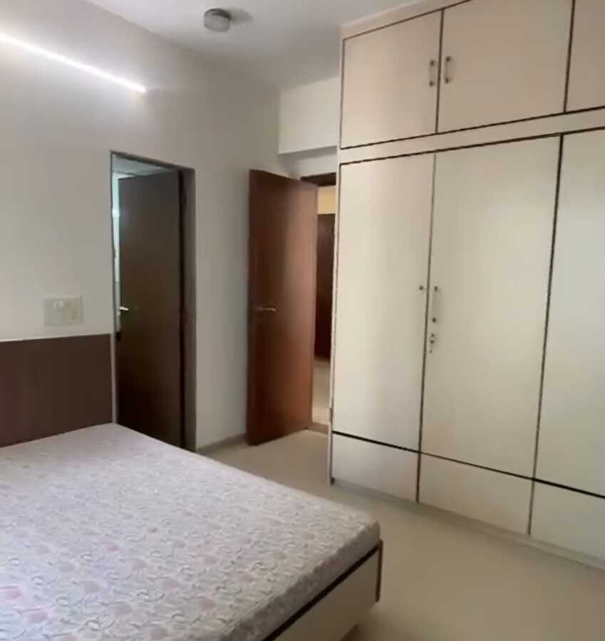 Rent Furnished 3 Bhk in Juhu, Gulmohar Cross Rd.