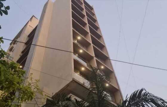 Rent Furnished 4 Bhk in Khar W, Kirti Kunj, 14th Rd.