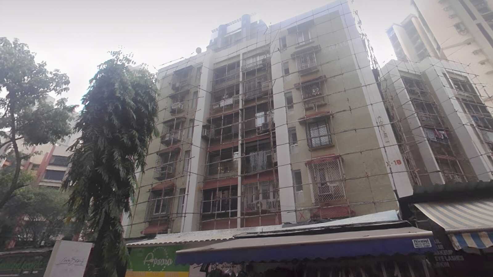 Sale 2 Bhk, 860 sft, in Andheri W, Lokhandwala, Marvel Chs Ltd.