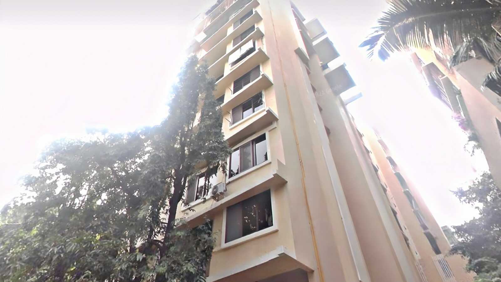 Rent S/F 3 Bhk in Santacruz W, Nr Linking Rd, Palazzo Landmark.